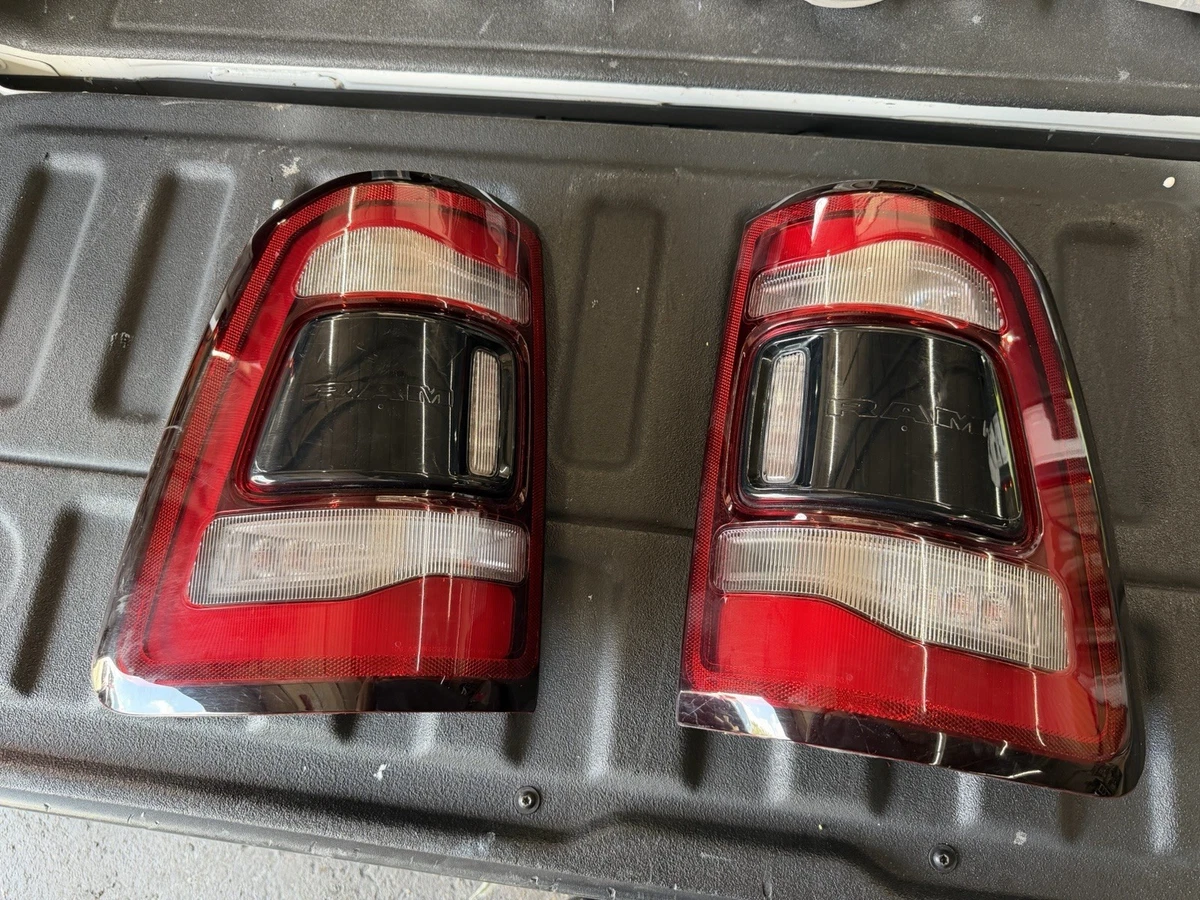 15【新品未使用】DodgeRamテールライト/381554211152 25+ Genuine OEM Tail Light Assemblies for Ram 1500 for sale