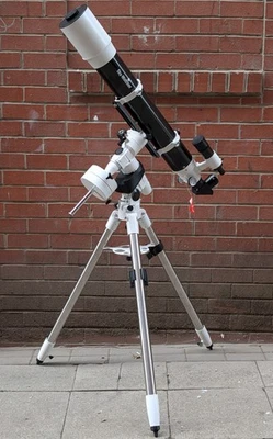 Sky-Watcher Evostar 120 Refraktor Teleskop + EQ5 Montierung, Koffer, Powertank usw. - Bild 1 von 4