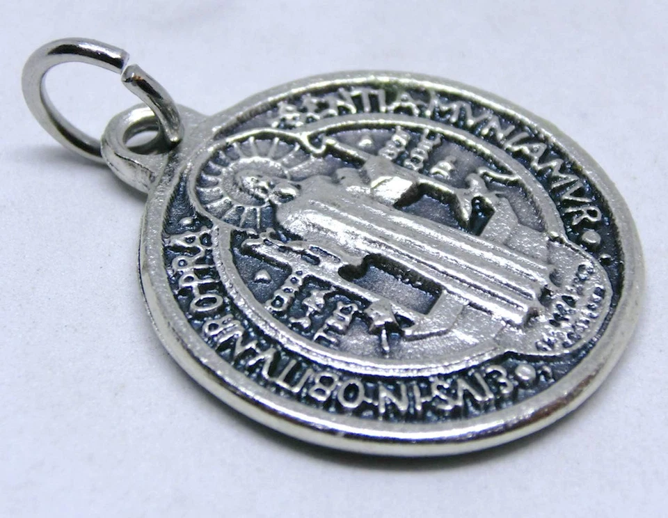 60.048.30 Medaglia Di San Benedetto Argento Da 2 Cm Con Anello Esorcista Esorcis - Immagine 4 di 4