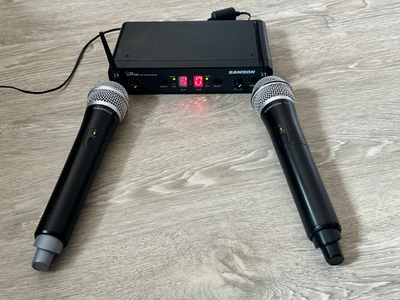 #ad SAMSON CONCERT CR288 UHF Dual Receiver with 2 Handheld Wireless Microphones $80.00