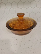 Vintage smith glass amber sandscrolls covered dish Hard to find