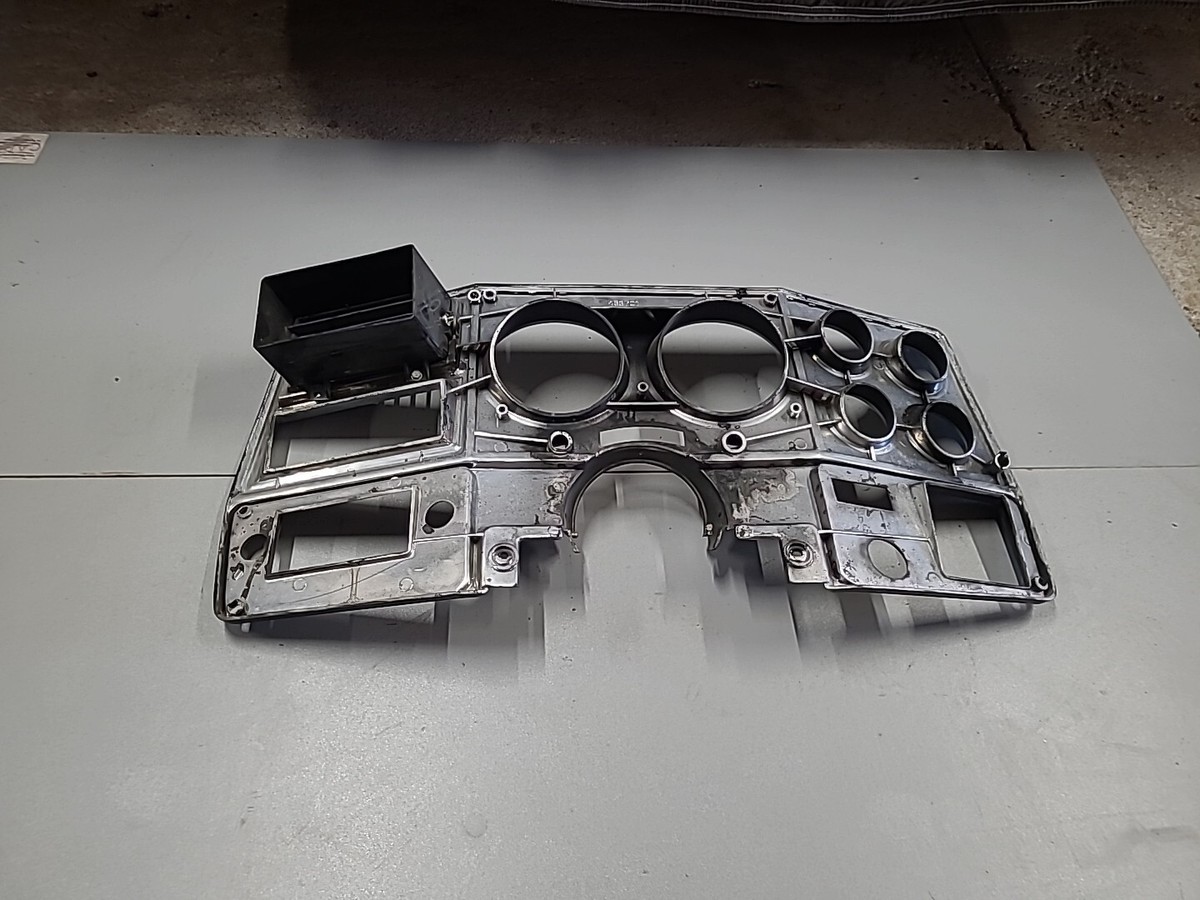 ♡ページ OEM Factory 81-87 Chevy GMC Truck DASH GAUGE BEZEL C10 K5