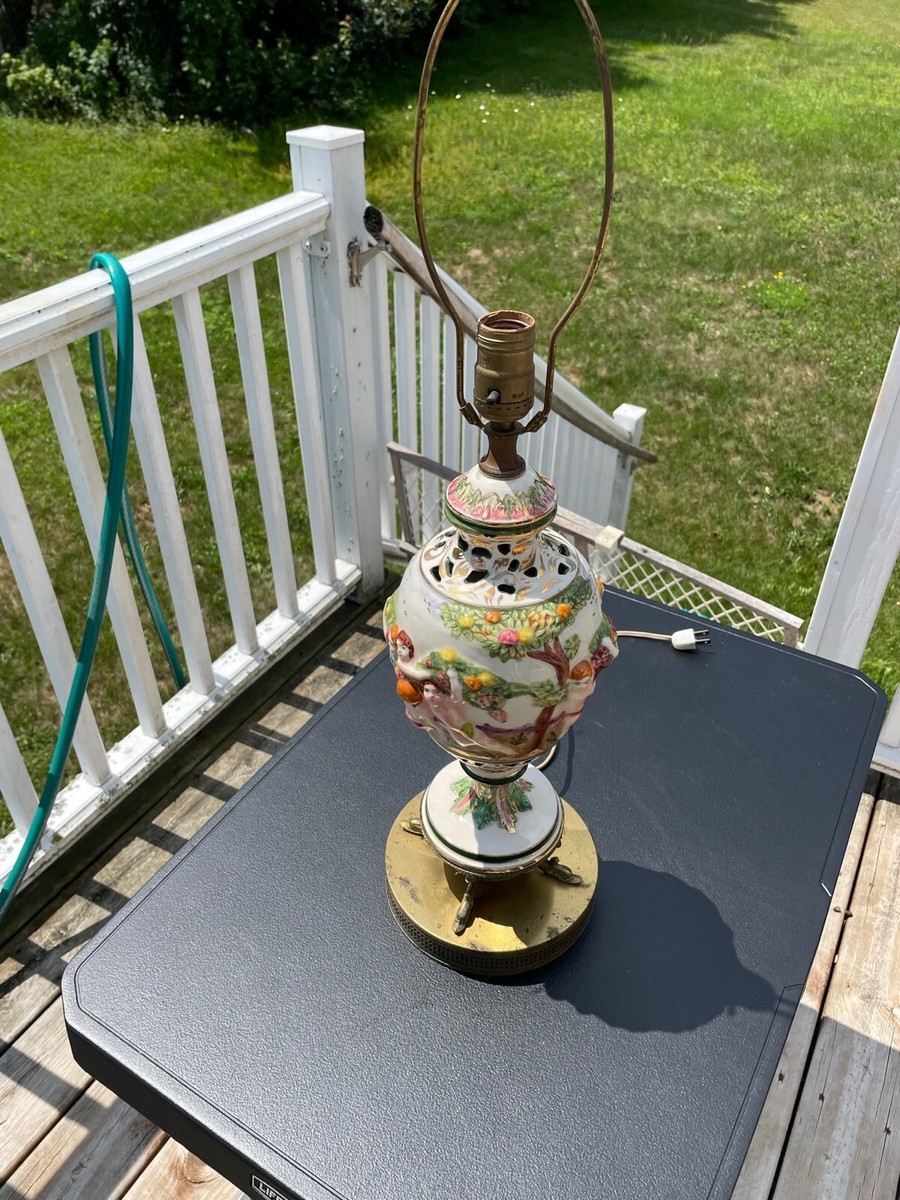 Vintage Capodimonte￼ Cherubs Porcelain Table Lamp Made in Italy