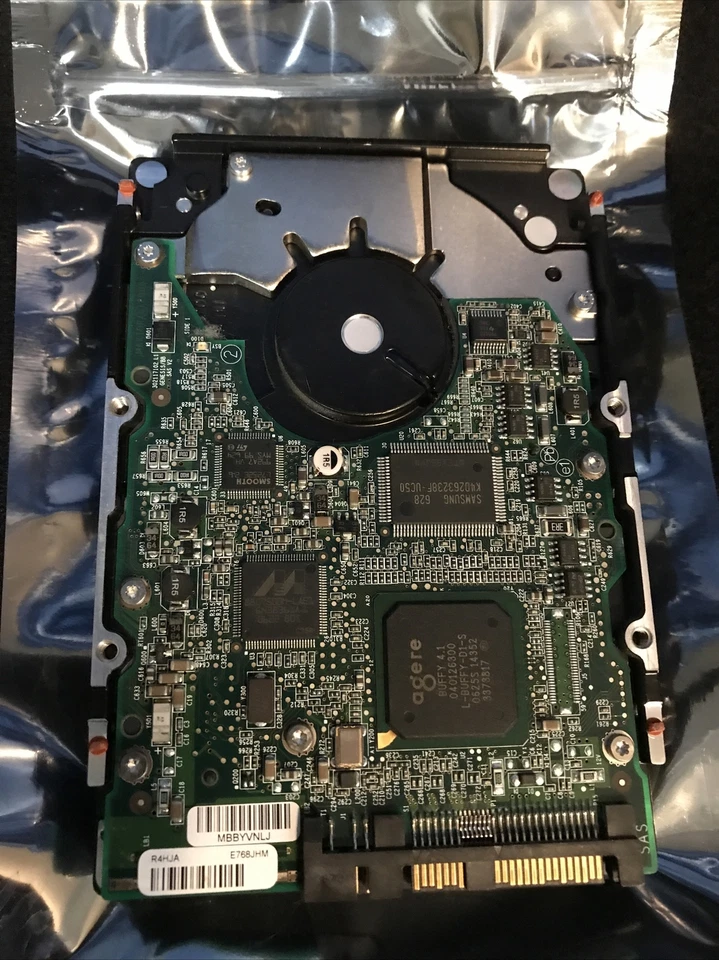 Maxtor 8J300S0088856 0G8774 Hard Drive 3.5" SAS 300GB  - Image 2 of 4