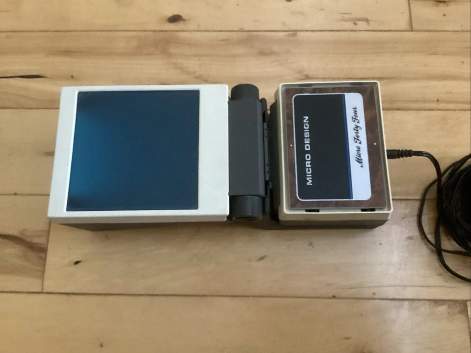 Lector de microfichas portátil MicroDesign úsalo en cualquier lugar que quieras leer ficha.Funciona Foto 2 de 4