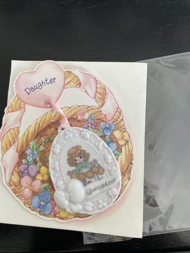 PRECIOUS MOMENTS Easter PORCELAIN ORNAMENT DAUGHTER. 297909. NIP 2.5”. - 第 1/5 張圖片