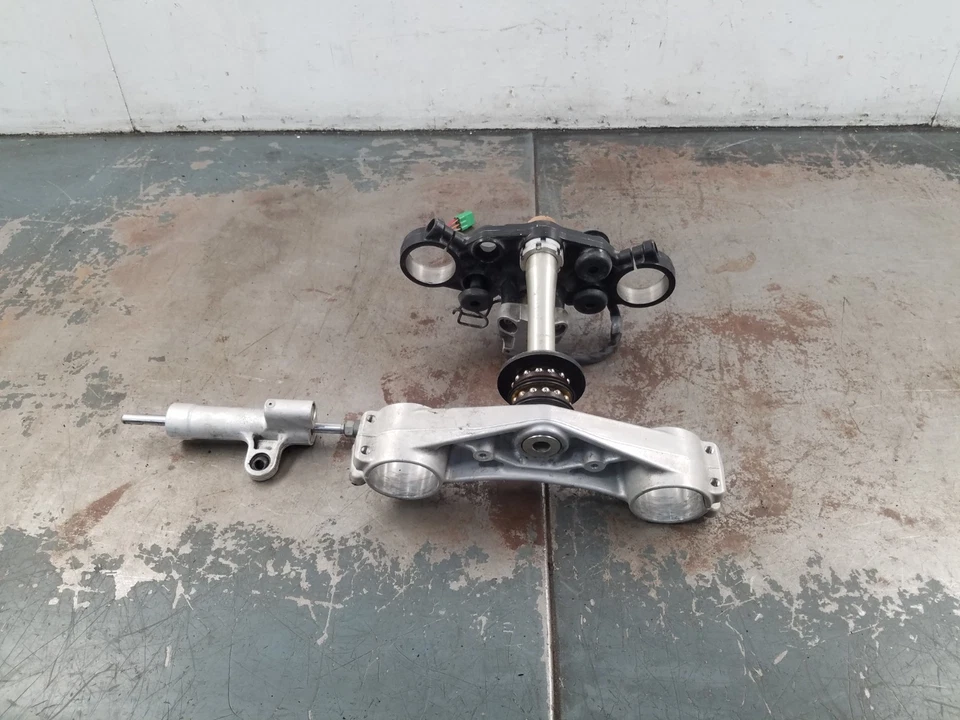 2012 08 - 18 Suzuki Hayabusa Triple Tree / Ignition - No Key #0863 S2 Foto 2 de 4