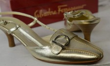 NIB Salvatore Ferragamo Sz 9 B Metallic Gold Slingback Gancini Pumps Heels Italy