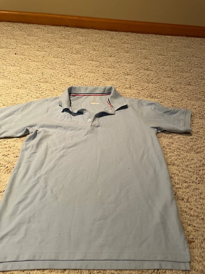 2 Niño Polo Blanco y Azul Talla 14/16 XL por French Toast 50 Lavado Probado Uniforme Foto 2 de 4