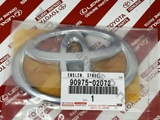 9097502072 Genuine Toyota SIENNA,4RUNNER(2006-2021) 9097502072 Lift Gate Emblem