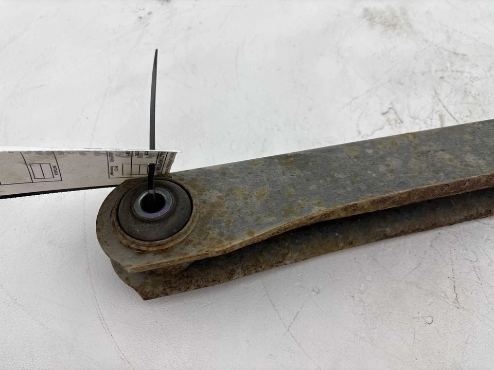 2011 - 2020 Chevrolet Tahoe Rear Right Side Suspension Lower Control Arm Oem - Image 3 of 4