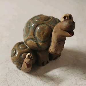 Vintage USA Signed Stoneware Pottery Silly Turtle Figurine 