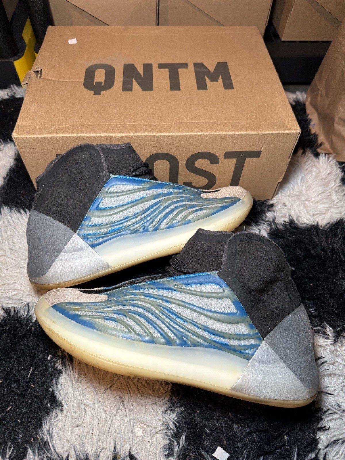 Size 11 - adidas Yeezy Quantum Frozen Blue