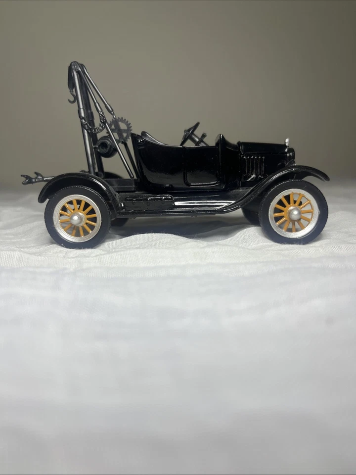 Ford Motor Company Black 1923 Ford Model T Tow Truck - Golden Age of Ford - Image 3 of 4