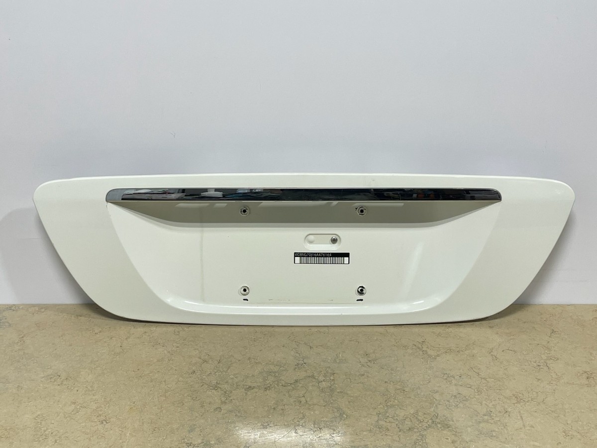2003-2006 Mercedes W220 S430 S500 Trunk Lid Trim License Plate