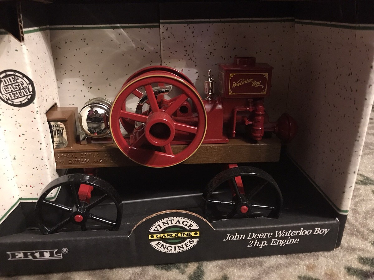 Ertl John Deere Waterloo Boy 2 HP Engine Toy 1/8 Diecast Farm