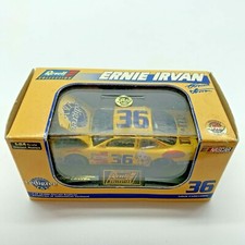Revell Collection Ernie Irvan 36 Pedigree 1999 Pontiac Grand Prix 1:64