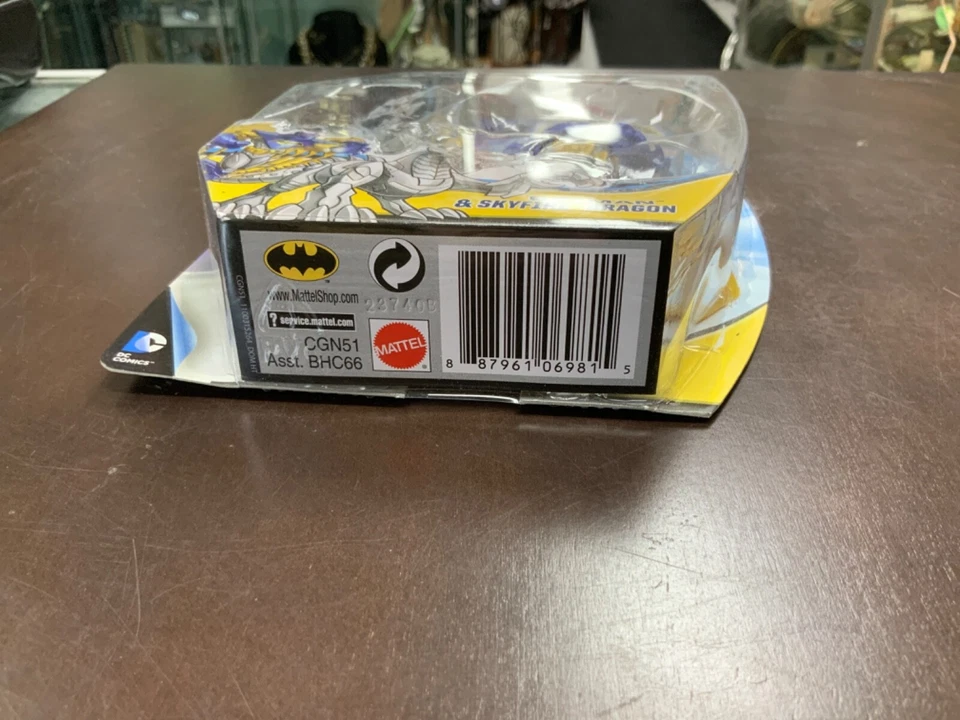 2014 Mattel Batman Unlimited Batman & SkyFire Dragon - NIB see photos - Image 4 of 4