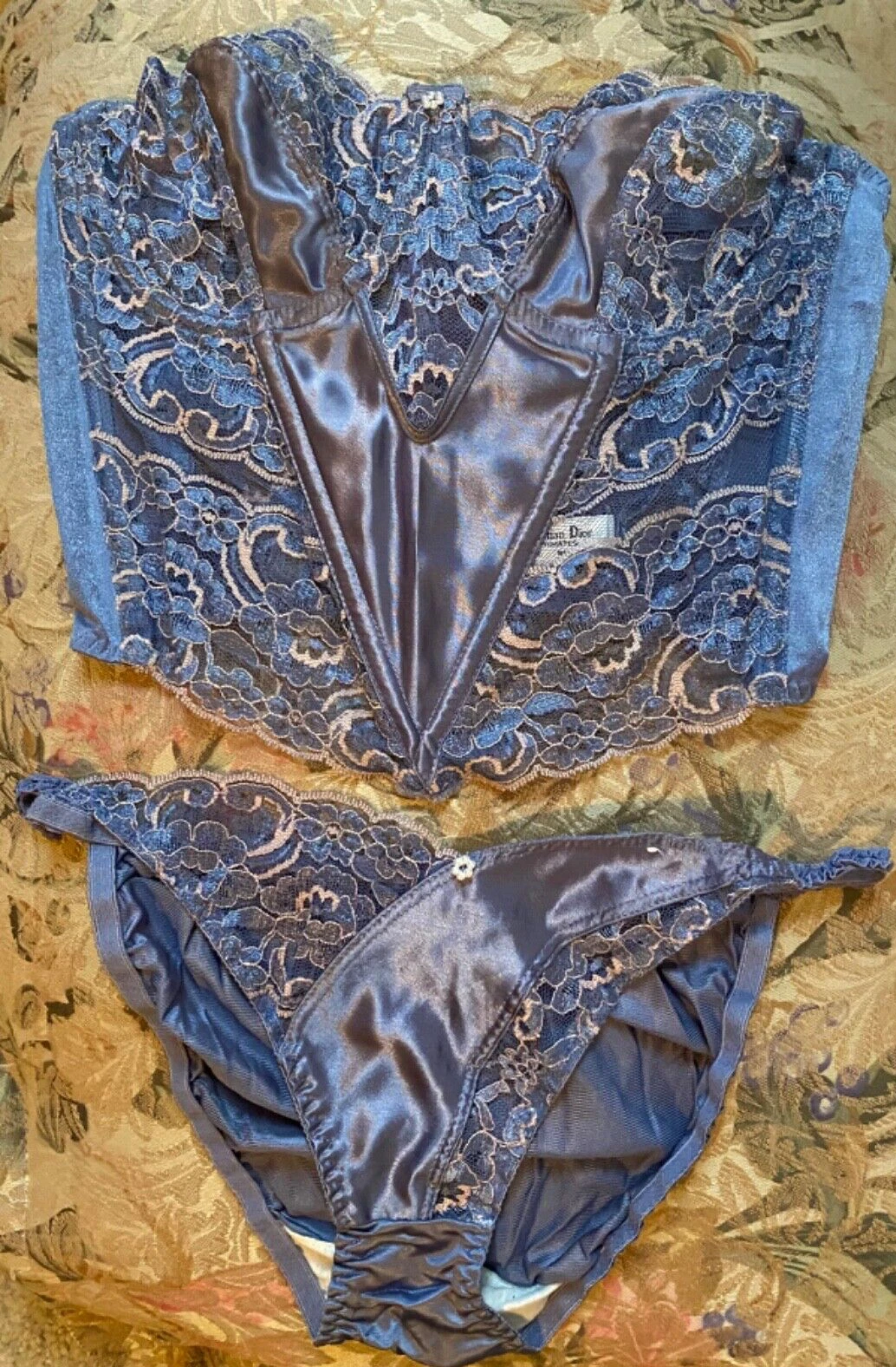 Set 2 pezzi vintage Christian Dior viola corsetto pizzo e biancheria intima mai usati