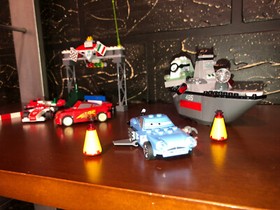 LEGO 8426 Disney Cars 2 Escape at Sea 100% Complete Set & EXTRA LEGO CARS Items!