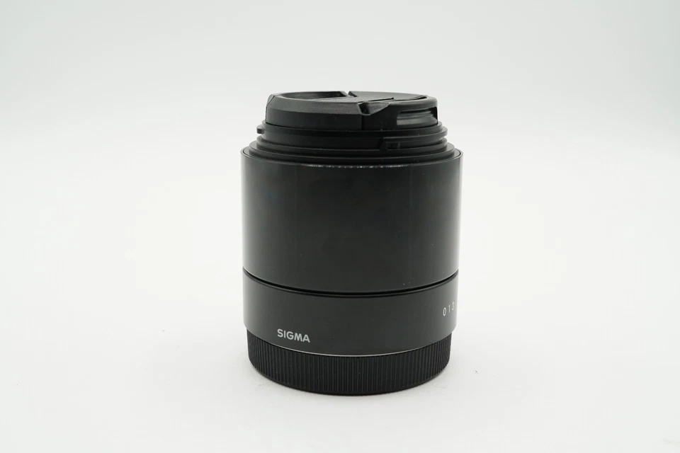 Sigma DN 60mm f/2.8 DN Lens For Sony (Black) (90) - Image 3 of 4