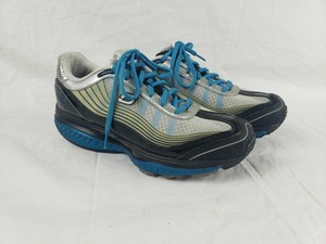 sketchers black runners