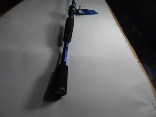 Abu Garcia Vengeance Pro Series Spinning rod, 6'-6"Med., Lure 1/2 oz, Line 10lbs - Picture 2 of 5