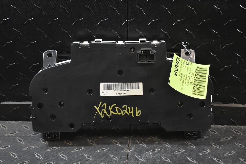 Painel de instrumentos velocímetro Chevy Silverado 3500HD 2007-2014 159K AT 20964174 - Imagem 3 de 4