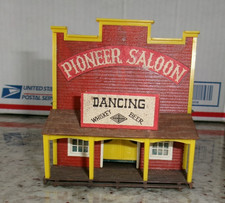 HO SCALE Train Pioneer Saloon Dancing Whiskey...