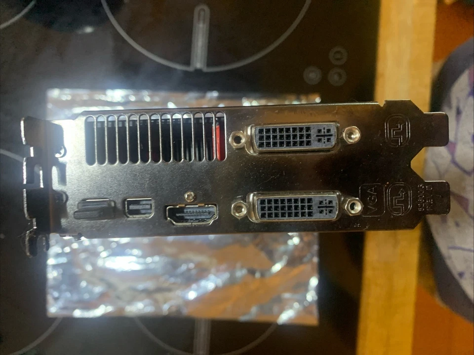 AMD Radeon HD6870 1GB DDR5 Graphics Card - Image 4 of 4