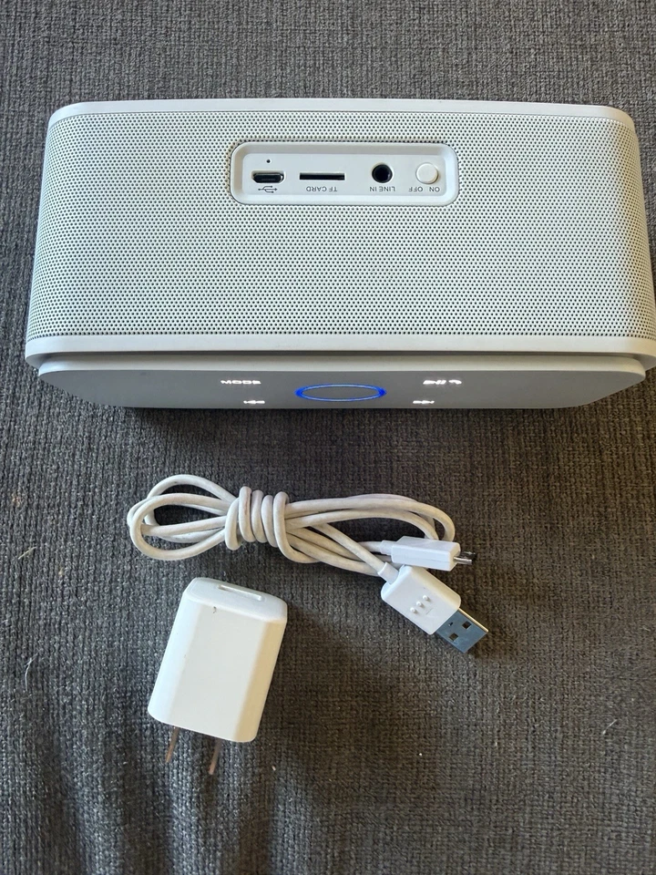 DOSS SoundBox Touch white BT speaker, TF/AUX, charger - Image 4 of 4