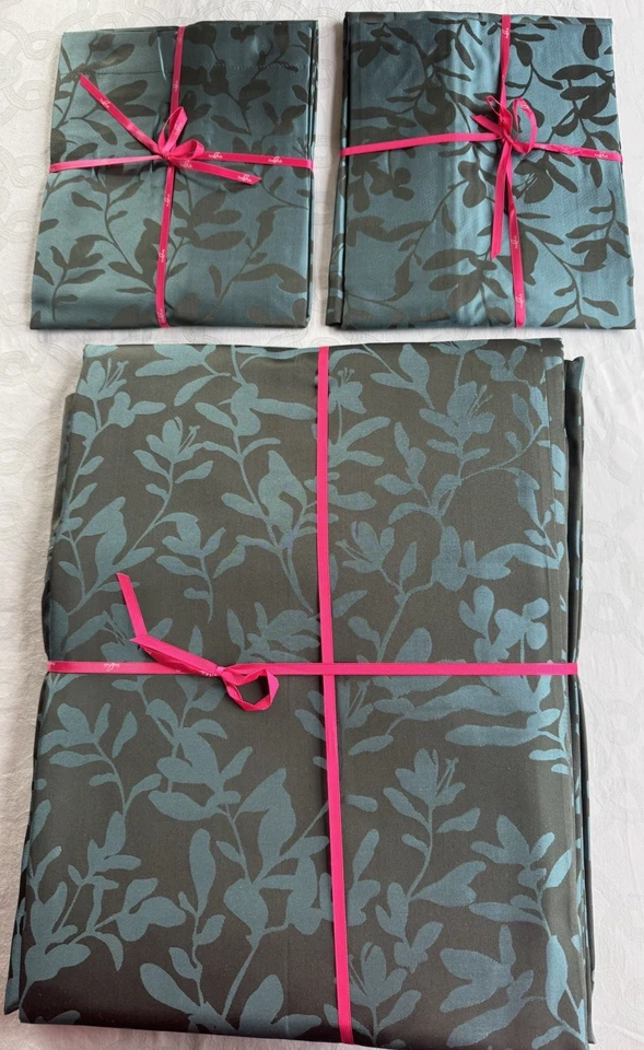 New Ann Gish Silk Willow Jacquard Pine/Azure King Duvet Set + 2 King Shams - Image 2 of 4