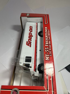 Snapon MT-55 1:32 FREIGHTLINER限定品 Snap-On MT-55 Freightliner Die Cast Pull-Back Step Van 1/32