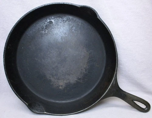 Vintage National (Wagner) #9 Cast Iron 11" Skillet Sits Flat Smoke Ring