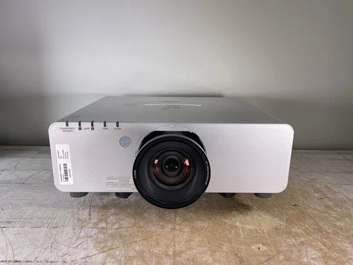 PANASONIC PT-DX800ULS DLP LARGE VENUE PROJECTOR - (1949 LAMP HOURS)
