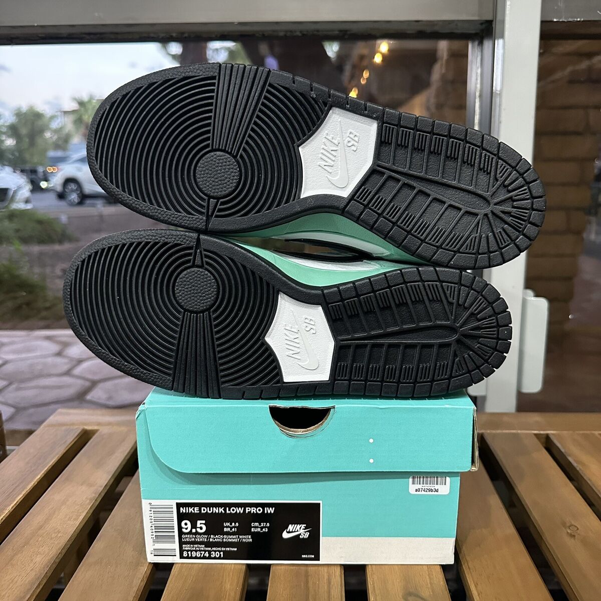 Nike SB Sea crystal Dunk Low 2016 (DS / BRAND NEW) Size 9.5 Nike SB Sea crystal Dunk Low 2016 (DS / BRAND NEW) Size 9.5
