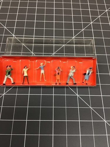 Figuras Preiser escala HO #10301: Espectadores con binoculares nuevos C-6 | Zustand: New