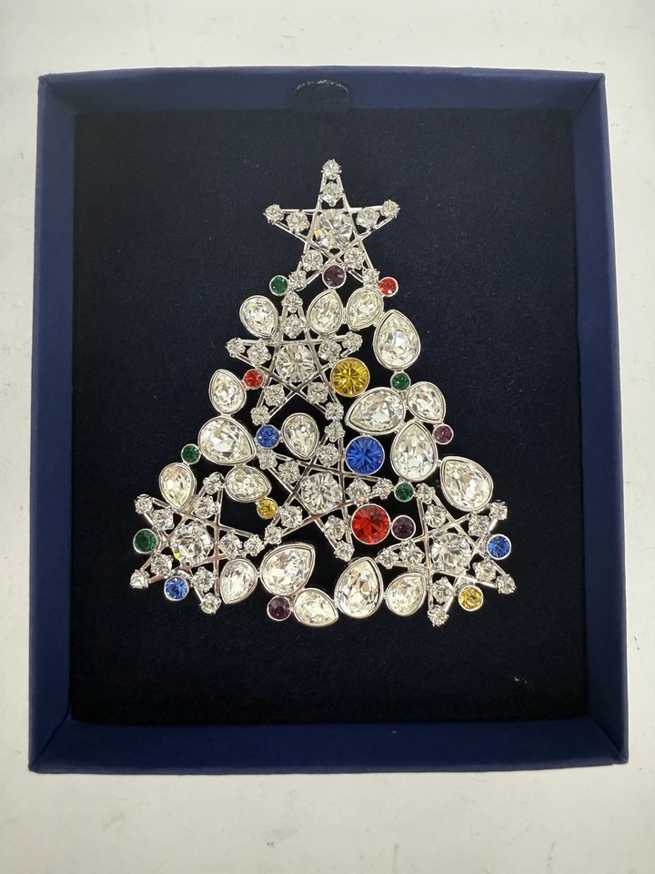 NIB 2006 Rockefeller Center Swarovski Christmas Tree Pin Brooch Signed With Box - Image 2 of 4