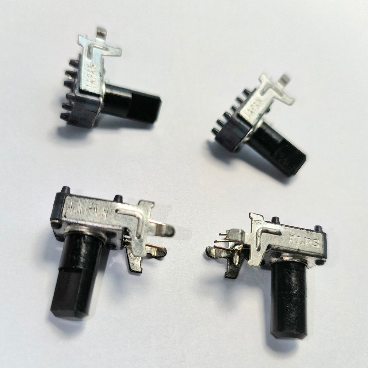 4pcs ALPS Japan 9mm mixer potentiometer single B20K RK09 SLOTTED