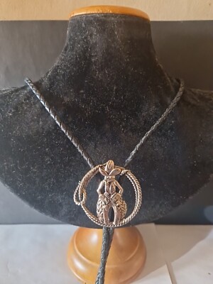 Bolo TIe aus Metall am Lederband Cowboy-Krawatte USA Reservaten.