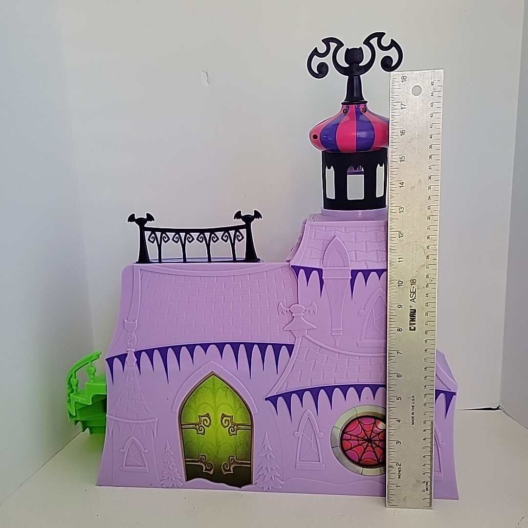 Disney Jr. Vampirina Doll House Spookleton Castle Playset Figure