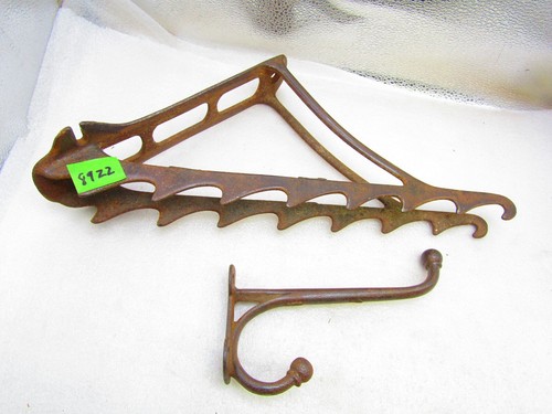 Antique cast iron hangers, two pieces - Picture 2 of 8