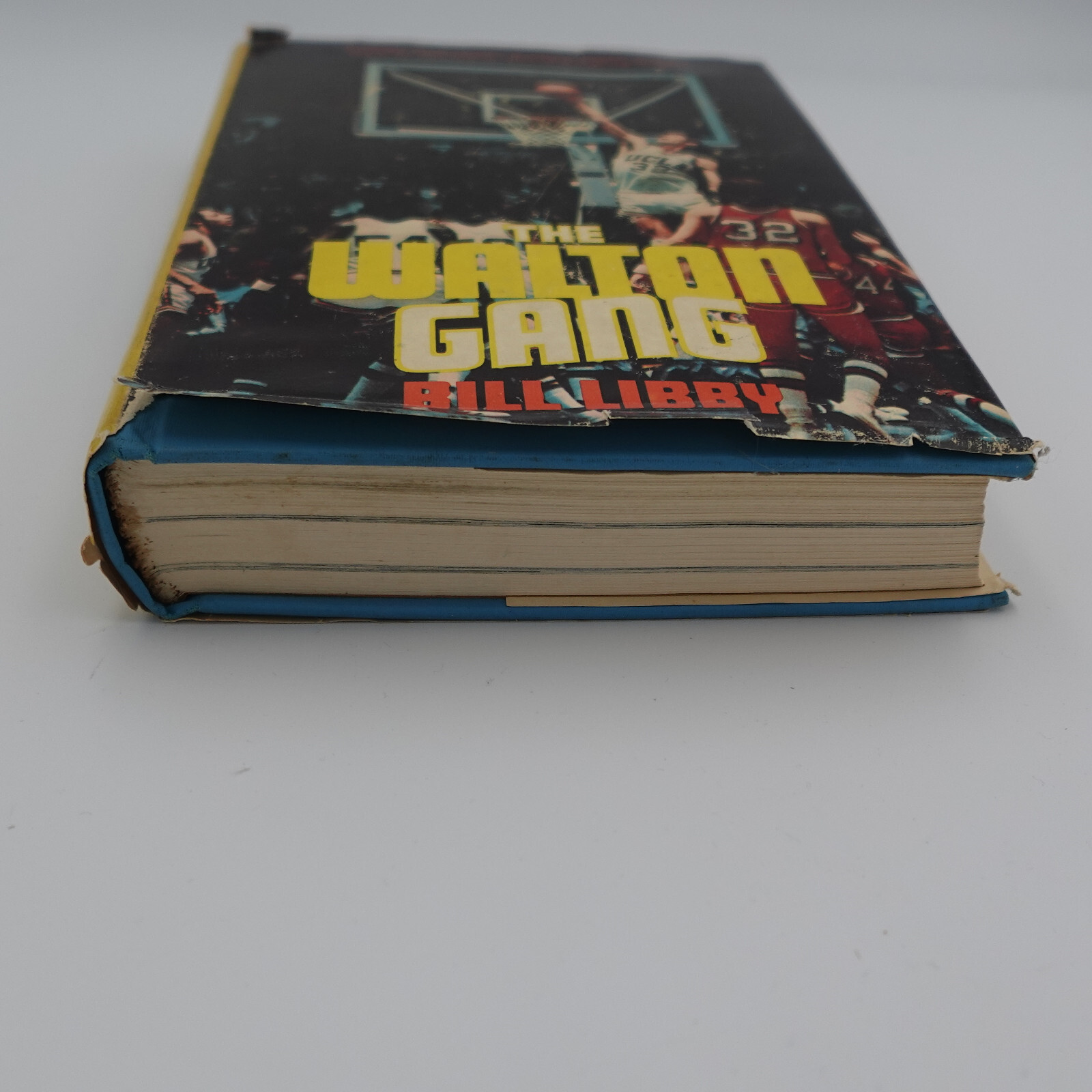 The Walton Gang  by Bill Libby  1974 Hardcover DJ Basketball UCLA College