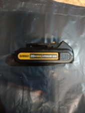 DEWALT DCB201 20V MAX 1.5 Ah Lithium-Ion Battery