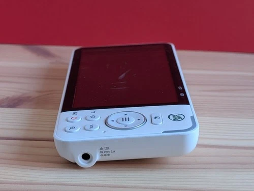 LeapFrog LF915HD Video Baby Monitor parent unit (screen) only - NO CAMERA/CABLE - Picture 6 of 11