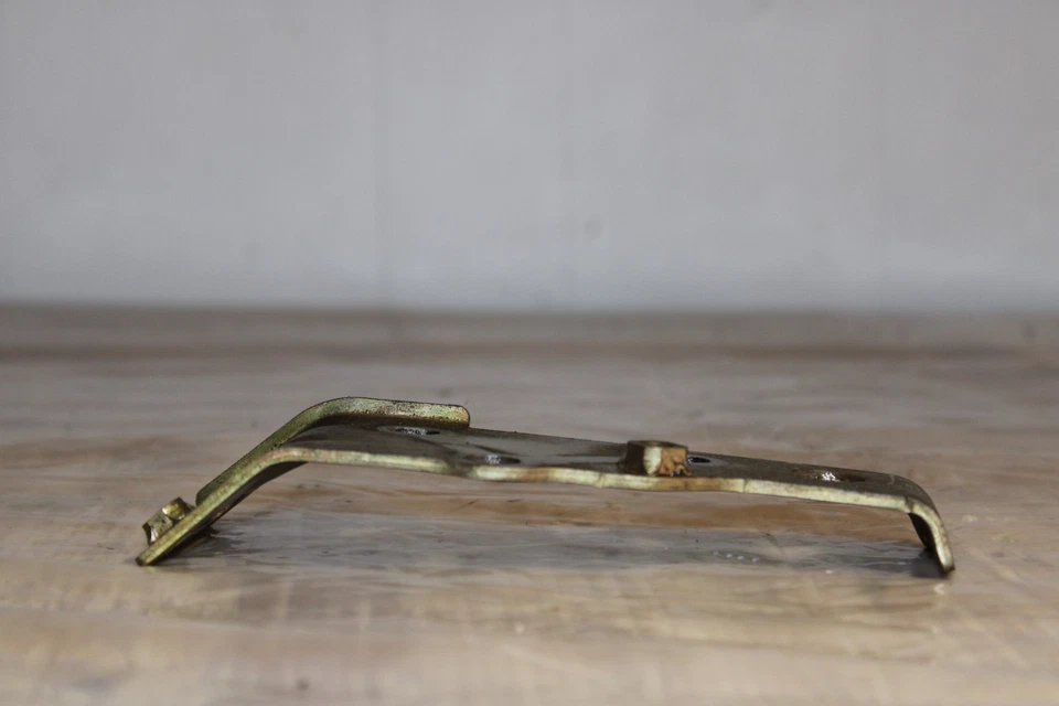 Soporte de soporte trasero alternador Toyota Camry 1997-2001 Foto 4 de 4