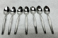 Enjoy Grapefruit Lot of 7 Serrated Spoons China D3 