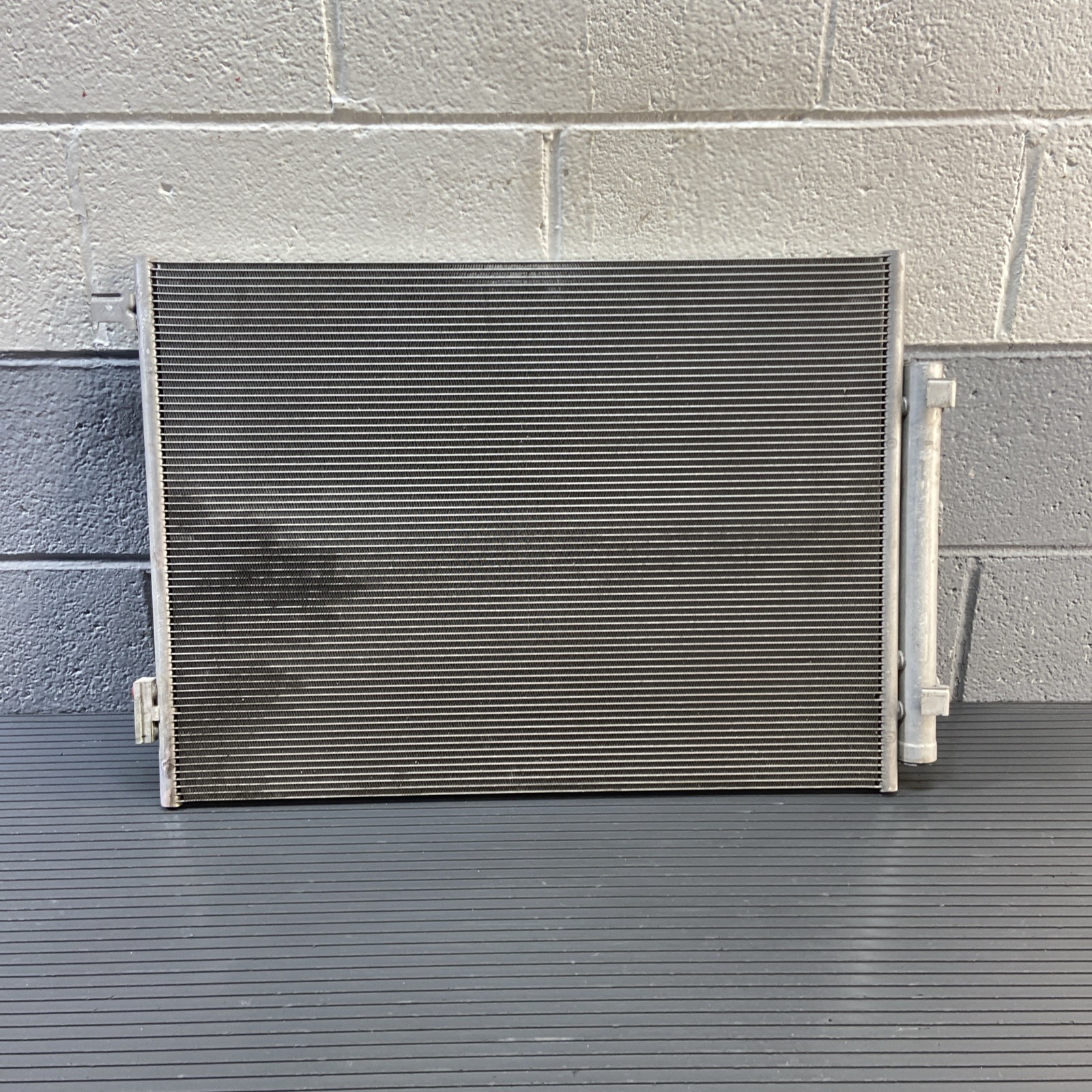 2014-2022 Maserati Levante M161 Front AC Air Conditioner Condenser Unit OEM
