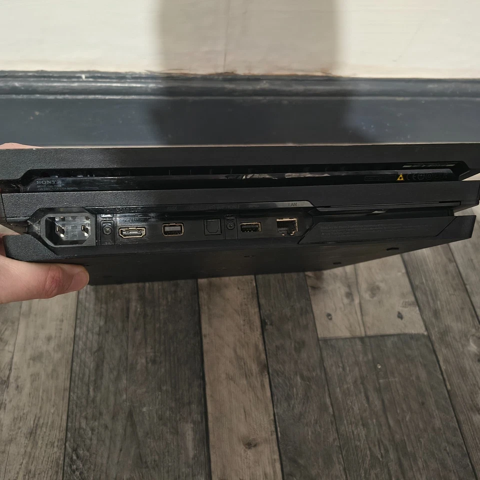 Sony PlayStation 4 Pro, photo 2 of 2