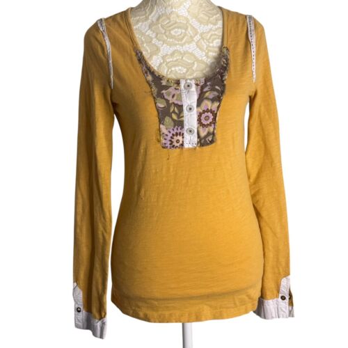 BKE Top T Shirt Bluse Blumen Knopfleiste Boho Bohemian Strick Gold Gelb S XS